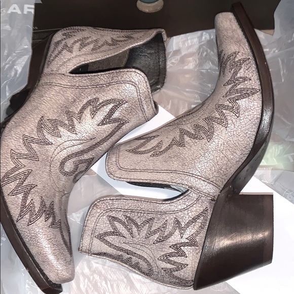 Ariat | Shoes | Ariat Dixon Blanco 